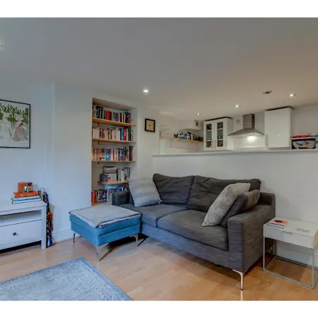 Apartment Fantastically Modern, Stylish 1 Bedroom Flat For 2