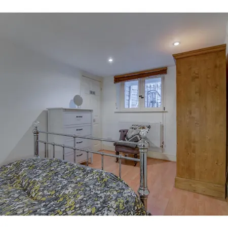 Apartment Fantastically Modern, Stylish 1 Bedroom Flat For 2