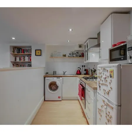 Fantastically Modern, Stylish 1 Bedroom Flat For 2 * Манчестер