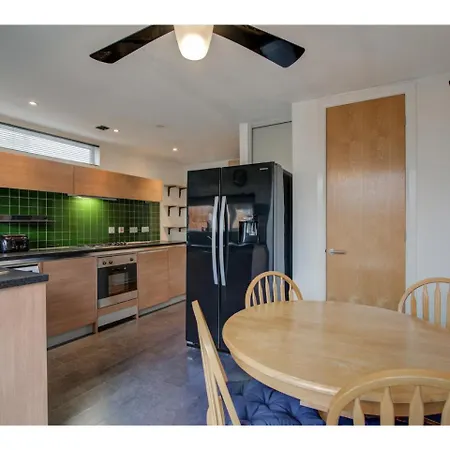 Apartment Stylish, Three Storey In Central *