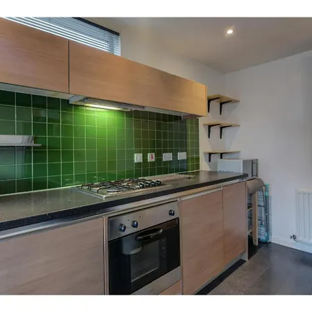 Stylish, Three Storey In Central * Manchester