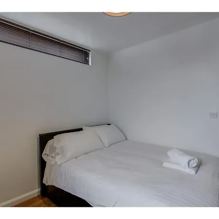 Stylish, Three Storey In Central