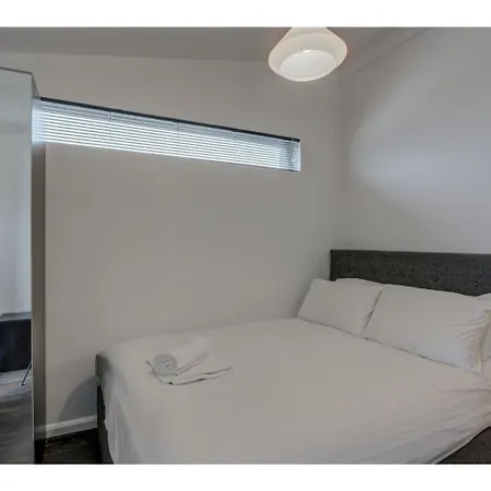Апартаменты Stylish, Three Storey In Central Манчестер