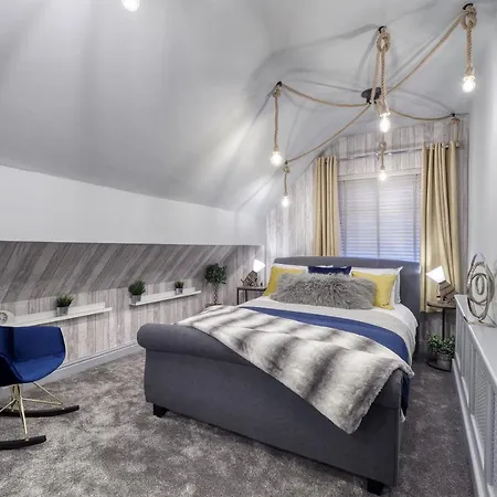 Mulberry House Apartment *