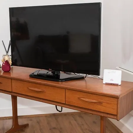 Apartment Artistic Flat In West Didsbury By Guestready Manchester