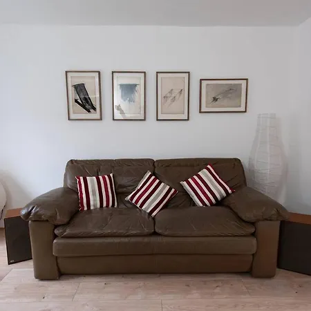 Sleek And Stylish 2bd W Officestudio Daire Manchester