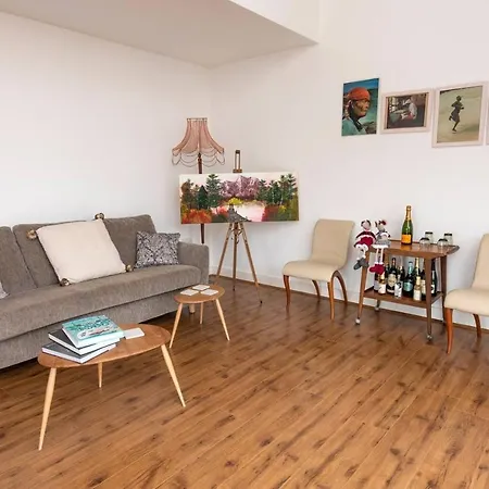 Artistic Flat In West Didsbury By Guestready * Manchester