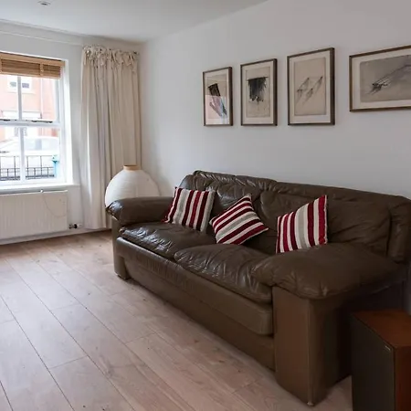 Sleek And Stylish 2bd W Officestudio Daire *