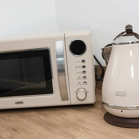 Artistic Flat In West Didsbury By Guestready *