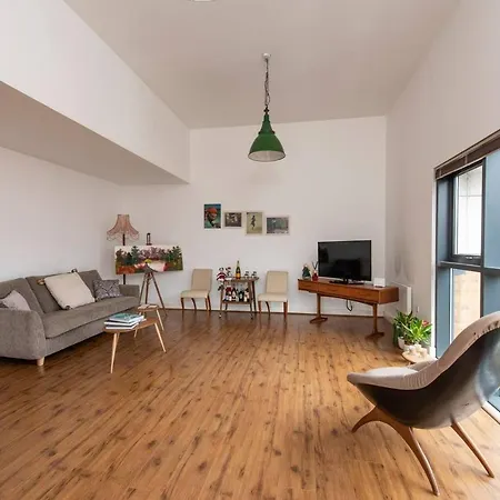 Artistic Flat In West Didsbury By Guestready Manchester