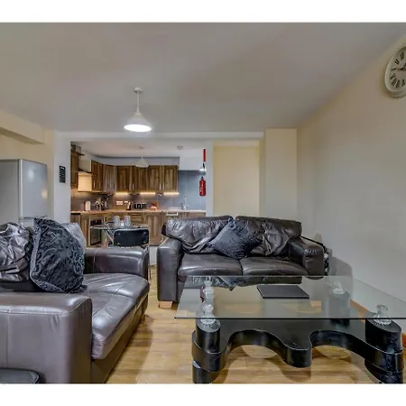 Super Spacious Apt For 4 Close To Salford Quays Apartment