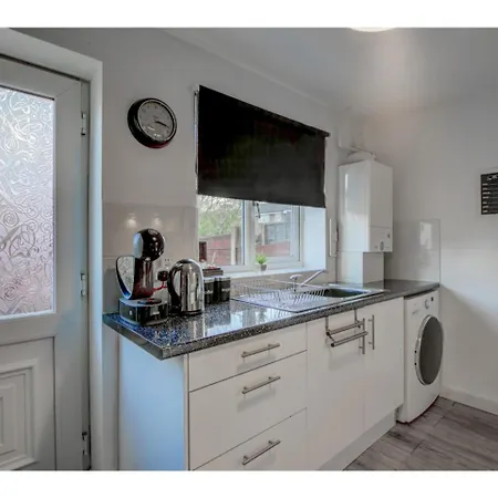 Amazing Modern House For Up To 5 In Salford Quays דירה *