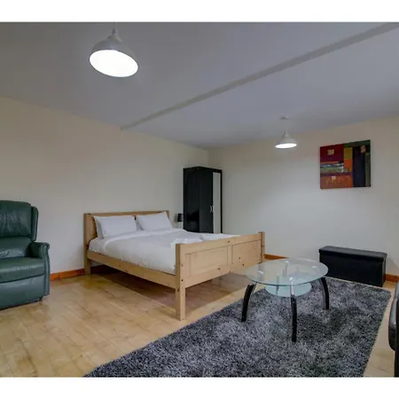 Apartment Super Spacious Apt For 4 Close To Salford Quays Manchester