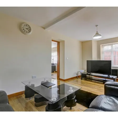 Super Spacious Apt For 4 Close To Salford Quays Apartment