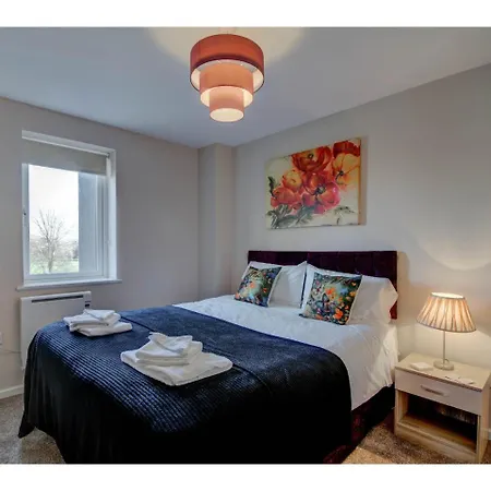 Stunning, Spacious And Quiet Apt For 2 In Mcr