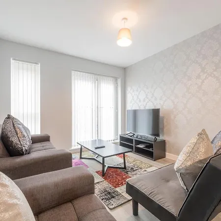 Διαμέρισμα 3 Bedroom Near City Centre With Parking