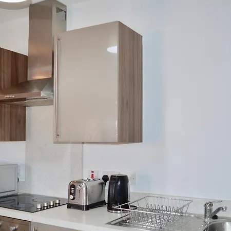 3 Bedroom Near City Centre With Parking * מנצ'סטר