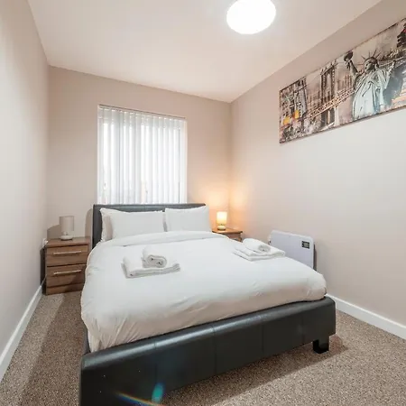 דירה 3 Bedroom Near City Centre With Parking *
