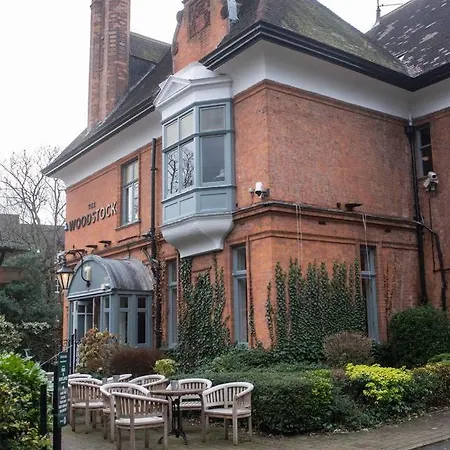 Artistic Flat In West Didsbury By Guestready * Manchester