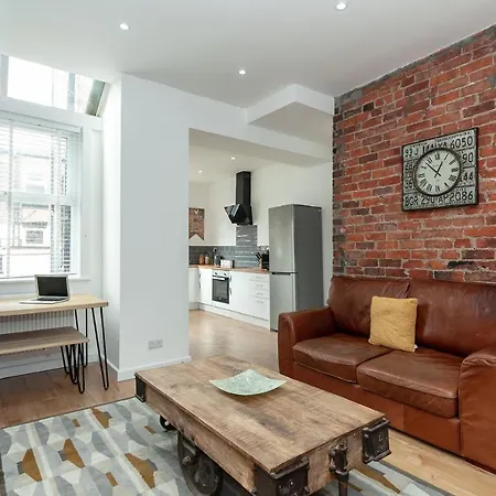 Park House - Large 3 Bedroom Victorian House, 10 Mins From Casa vacanze