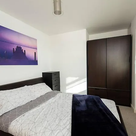 Апартаменты The Quays By Guestready