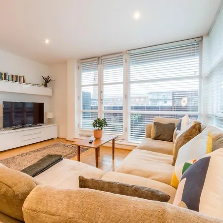 Lejlighed Central Spacious 1 Bedroom *