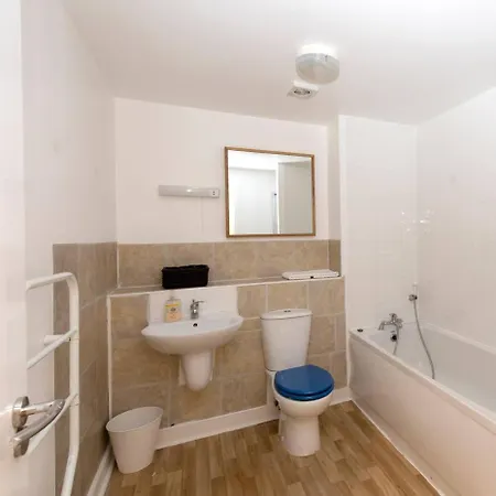 City Centre Duplex With Parking By Guestready