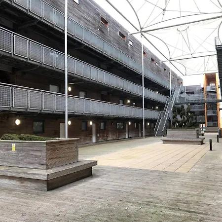 City Centre Duplex With Parking By Guestready * Manchester
