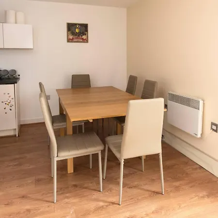 City Centre Duplex With Parking By Guestready Apartment *