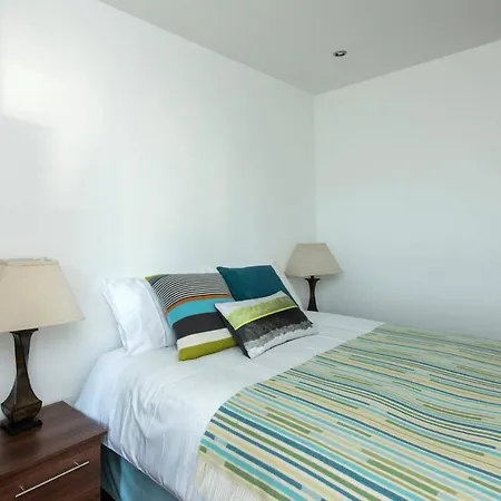5★ Premium 2bd Luxury City Centre Apt ++ Parking ! Apartmán *