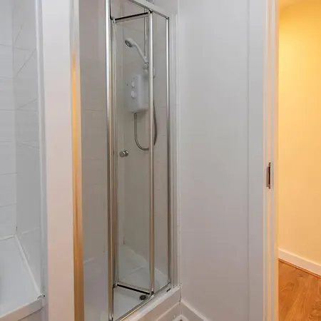 City Centre Duplex With Parking By Guestready Apartment