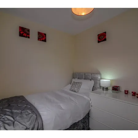 Newly Renovated & Stunning House For 6, Apartmán Manchester