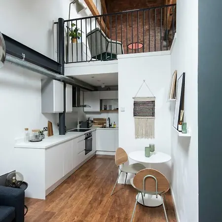 Apartmán 1 Bedroom Mezzanine In Central By Guestready *