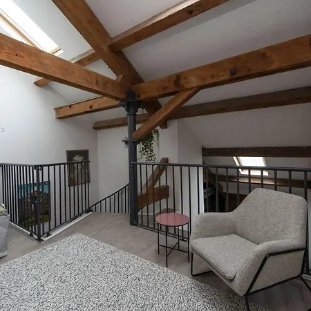 Apartmán 1 Bedroom Mezzanine In Central By Guestready *