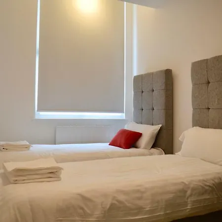 Modern And Stylish 2 Bedroom In Apartmán