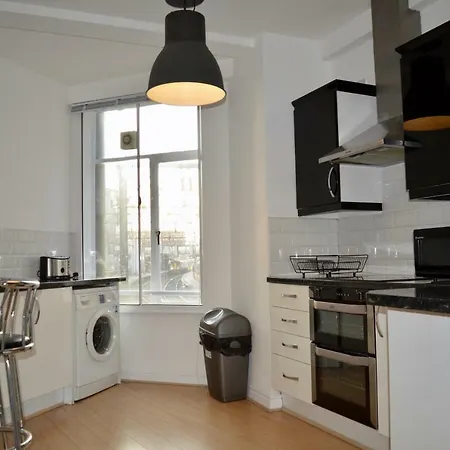 Spacious 3 Bedroom In Apartmán *