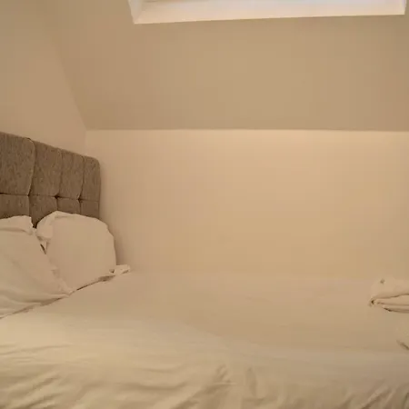 Modern Loft In City Centre *