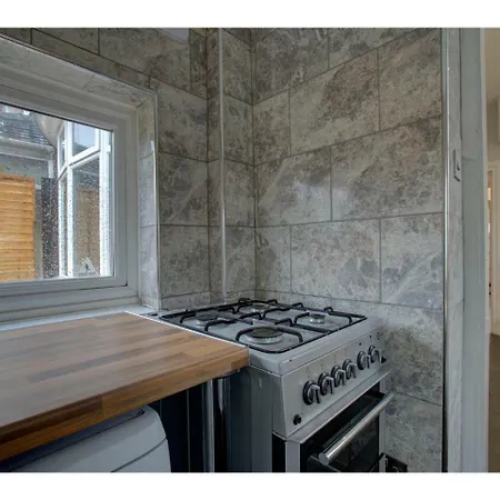 Apartment Dwelling For 5 In The Heart Of Fallowfield, Mcr *