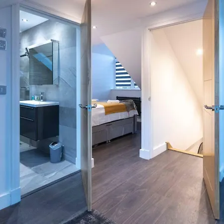 Apartment Luxurious & Exquisite 3 Bedroom House In Bowdon Manchester