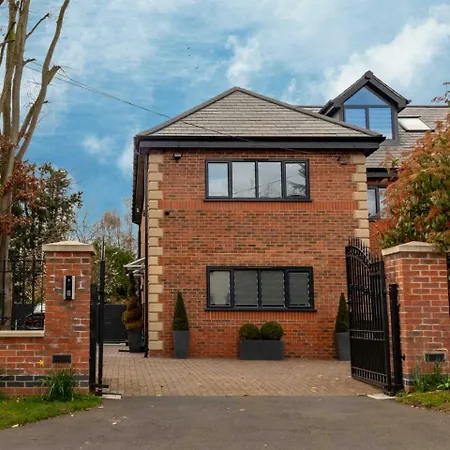 Apartment Luxurious & Exquisite 3 Bedroom House In Bowdon Manchester