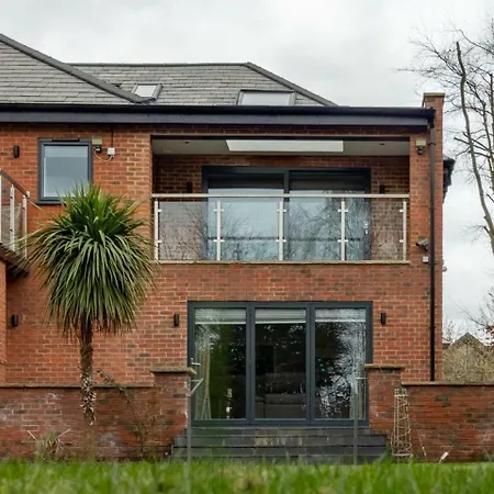 Apartment Luxurious & Exquisite 3 Bedroom House In Bowdon Manchester