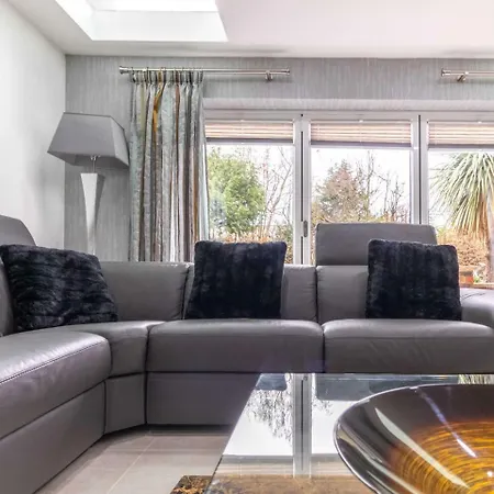 Apartment Luxurious & Exquisite 3 Bedroom House In Bowdon Manchester