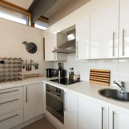 Castlefield Penthouse With Balcony By Guestready * Manchester