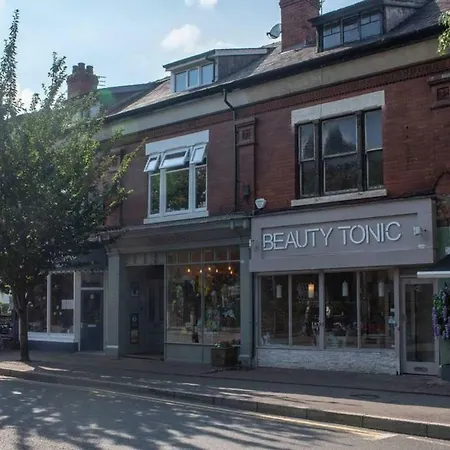 Didsbury Flat For 4 By Guestready