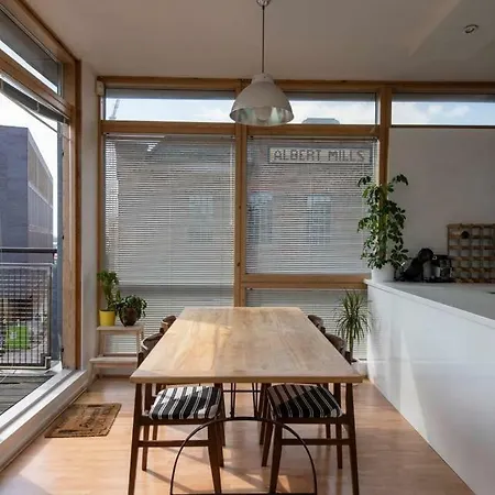 Castlefield Penthouse With Balcony By Guestready *