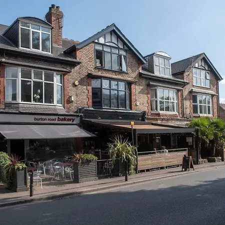 Didsbury Flat For 4 By Guestready Апартаменты *