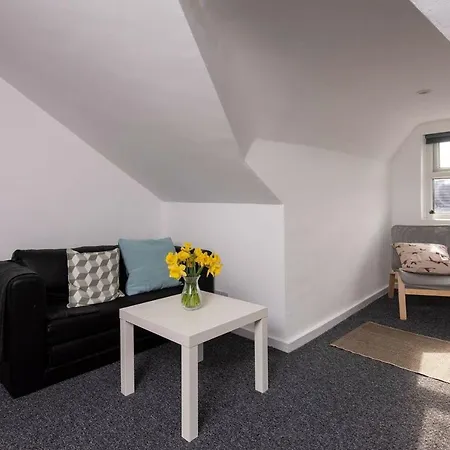 Didsbury Flat For 4 By Guestready
