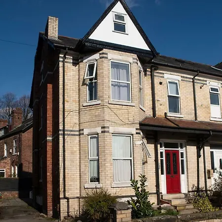 Didsbury Flat For 4 By Guestready Манчестер