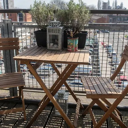 Castlefield Penthouse With Balcony By Guestready