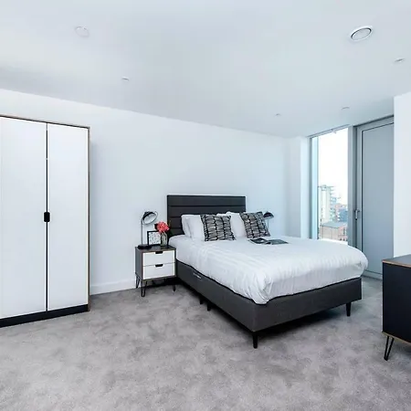 Fantastically Central 2 Bedroom מנצ'סטר